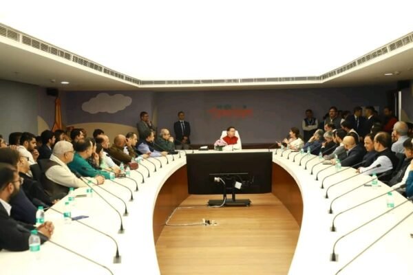 ‘जो सरकारी सिलेबस नहीं पढ़ाएंगे, वो मदरसे होंगे बंद’, प्रवासी अधिवक्ताओं से संवाद के दौरान बोले मुख्यमंत्री धामी