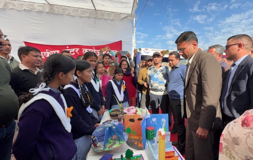 लिस्ट्राबाद स्कूल में 24 घंटे में नई शिक्षिका तैनात, बहुउद्देशीय शिविर में उठी समस्या का तुरंत समाधान