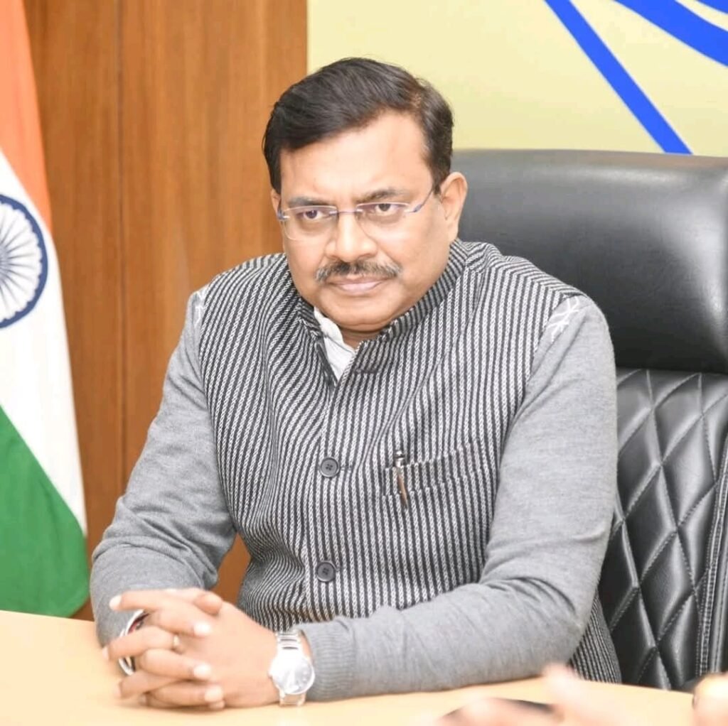 मुख्य सचिव आनन्द बर्द्धन ने प्रदेश में शीतलहर की तैयारियों के सम्बन्ध में सभी जिलाधिकारियों के साथ वीडियो कॉन्फ्रेंसिंग के माध्यम से ली बैठक