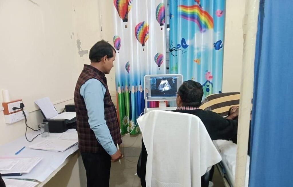 डीएम स्वाति एस. भदौरिया के निर्देशन में सीएचसी यमकेश्वर में शुरू हुई अल्ट्रासाउंड सेवा, पहले दिन 17 मरीज लाभान्वित