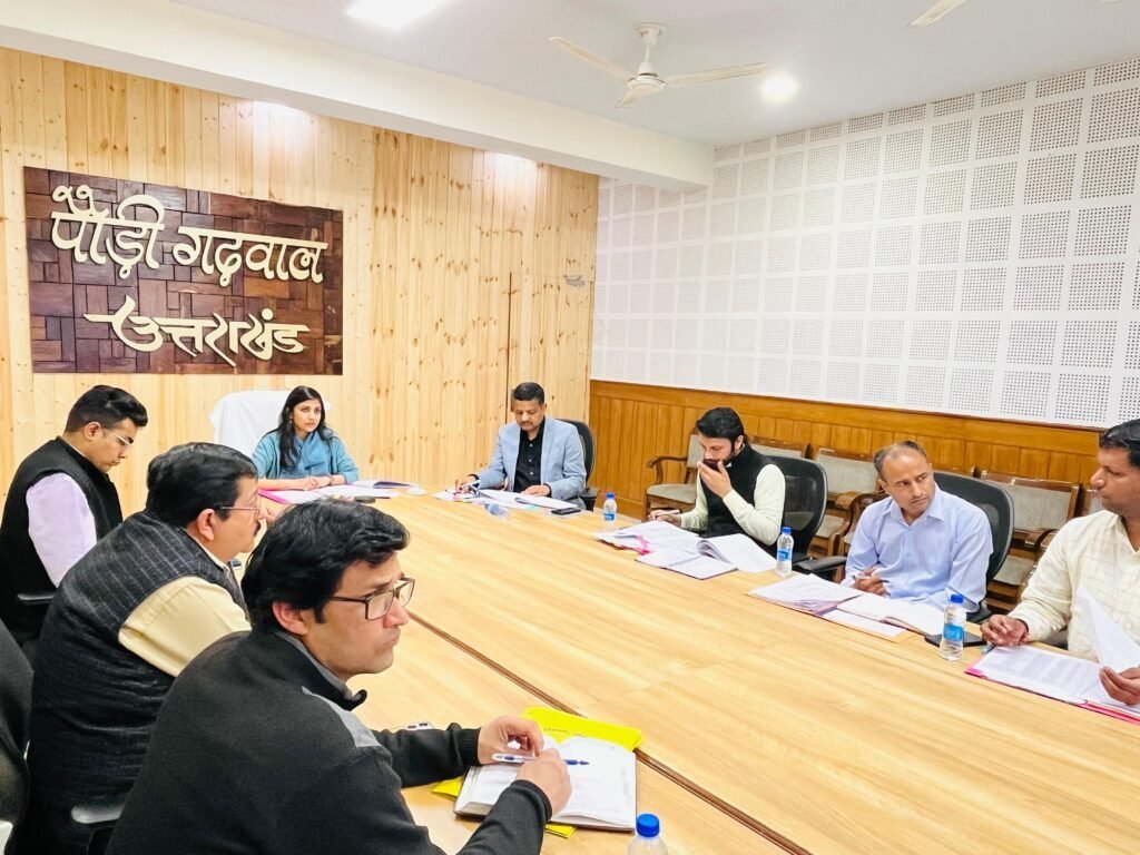 जिला सहकारी विकास समिति की बैठक में सहकारिता समितियों को सशक्त कर ग्रामीण अर्थव्यवस्था को गति देने पर जोर