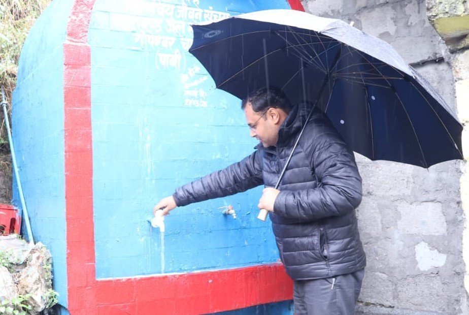 यात्रियों को न हो असुविधाओं इसका रखा जा रहा है पूरा ध्यान – डीएम गौरव कुमार