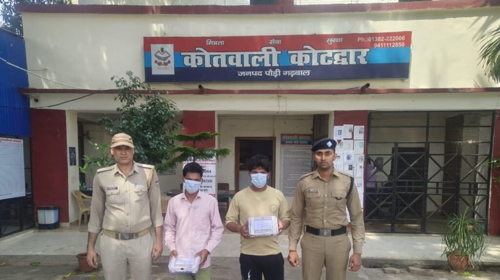 कोटद्वार : सट्टे की खाईबाड़ी करते हुए 2 अभियुक्त गिरफ्तार