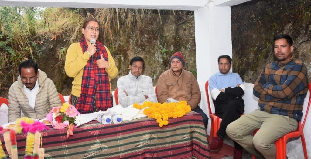 सोमेश्वर के कंडोलिया मनान में जन मिलन कार्यक्रम, 13.50 लाख की घोषणा