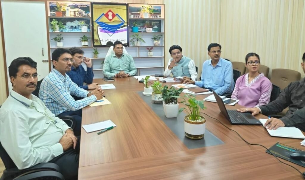 मुख्यमंत्री पुष्कर सिंह धामी के दिशा-निर्देशों में पीएम आवास योजना (शहरी) की प्रगति की हुई समीक्षा
