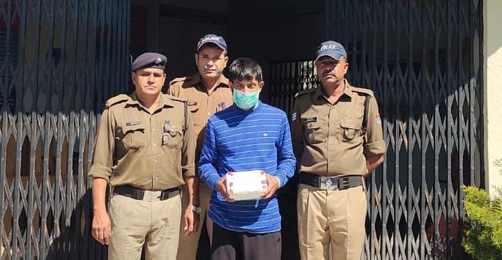 पौड़ी गढ़वाल : घर में घुसकर महिला से मारपीट कर मोबाइल लूटने वाला आरोपी गिरफ्तार