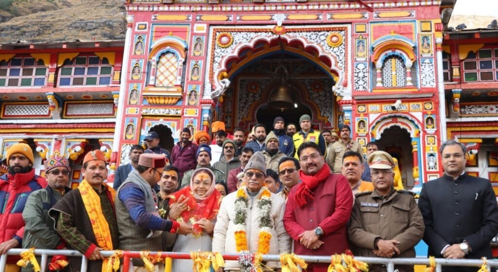 शपथ के बाद पहली बार बदरी विशाल के दर पहुंचे राज्यपाल डॉ. ढाल सिंह बिसेन