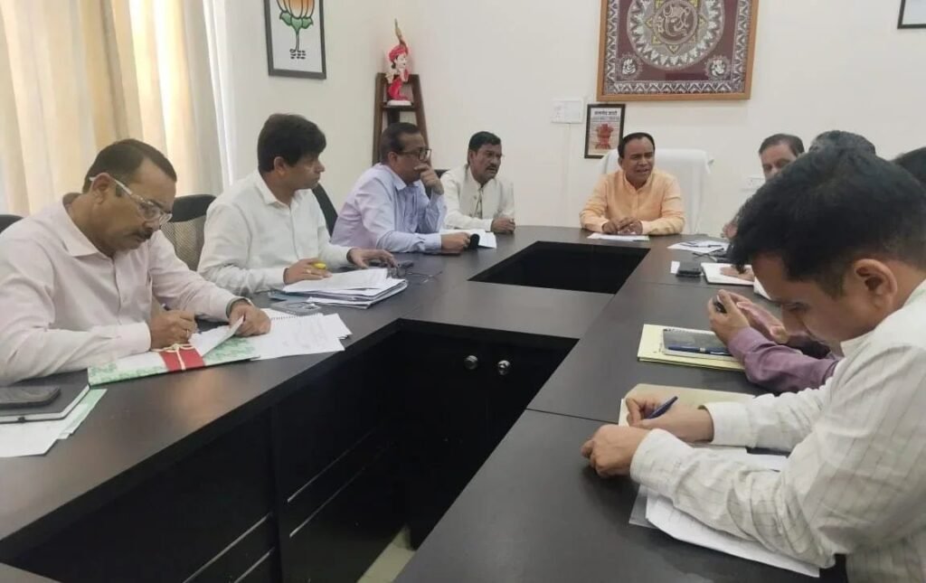 आपदा प्रभावित परिवारों के क्षति का आंकलन करेगी उच्च स्तरीय टीम – डॉ. धन सिंह रावत